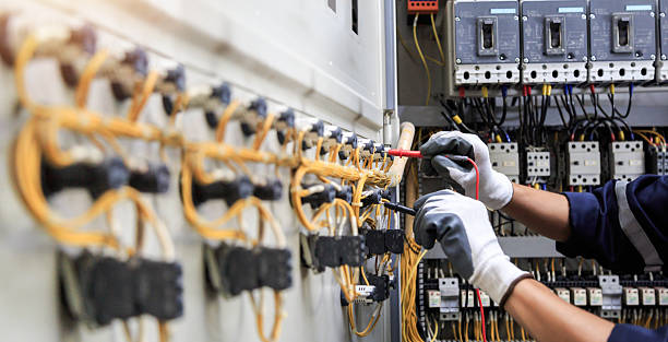 Professional Electrician technician working in Matteson, IL